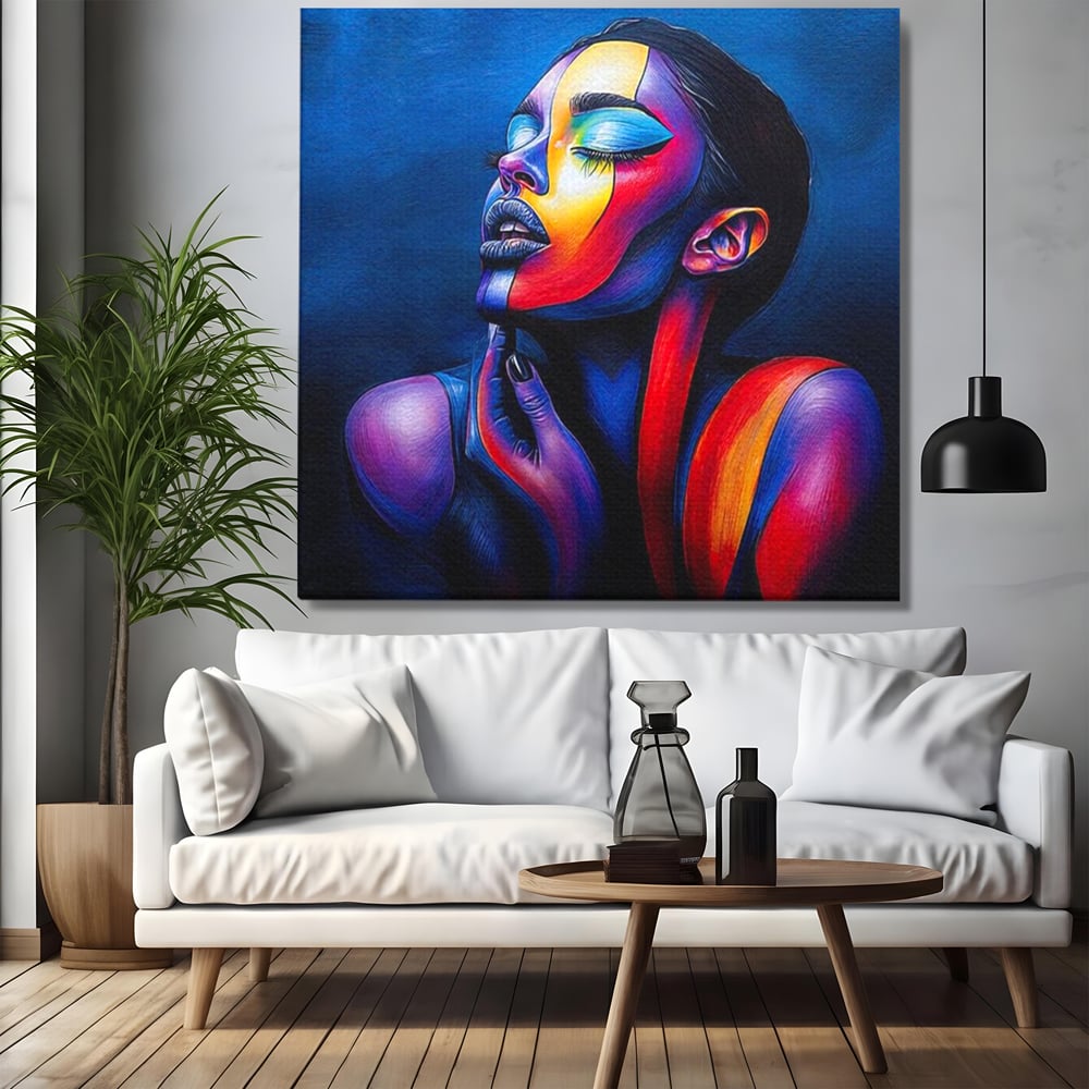 Tablou canvas cu tablou canvas cu chip de femeie colorat, fara rama, pe sasiu de lemn, pe perete intr-un living